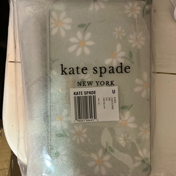 NWT Kate Spade Lucy Day Tripper Daisy Medium L-Zip Wristlet - Picture 2 of 3